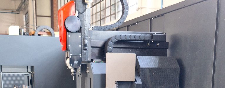 CENTRO DI LAVORO CNC COMET X6 usato