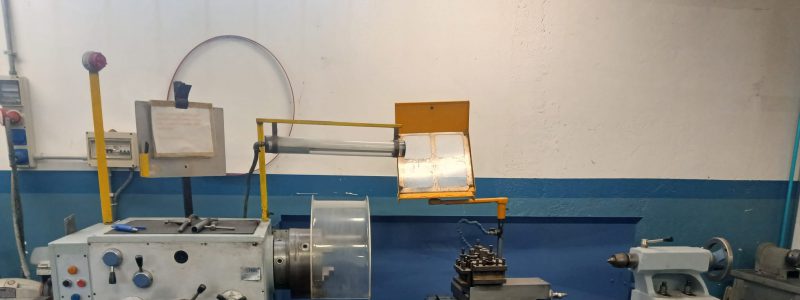 Tornio parallelo NOSOTTI 250 x 1500 passaggio barra 105 usato